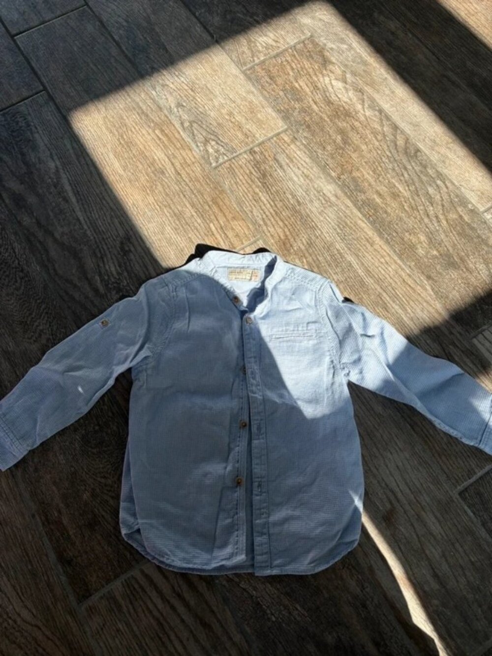 Size 4T Pre-owned ZARA Boys Light Blue Textured Long Sleeve Button-Up Shirt